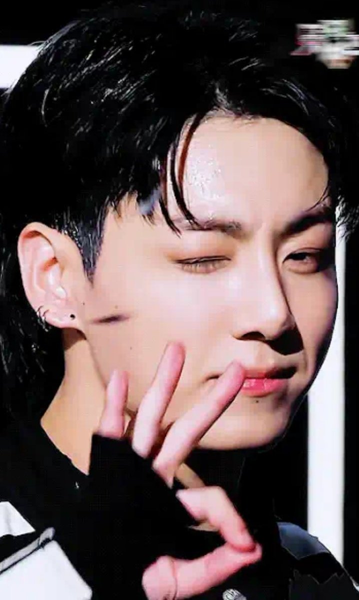 Viviana84084301's tweet image. #Loce JK 💜