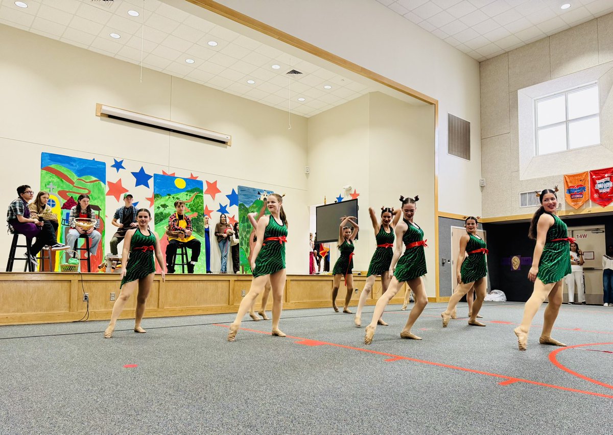 SRE Stallions (@srestallions) on Twitter photo Love watching the CRMS Dynami Dancers, many which were former Stallions, perform for our students today!🎄<a href="/SRE_Principal/">Britteny Clifford</a> Love watching the CRMS Dynami Dancers, many which were former Stallions, perform for our students today!🎄<a href="/SRE_Principal/">Britteny Clifford</a>
