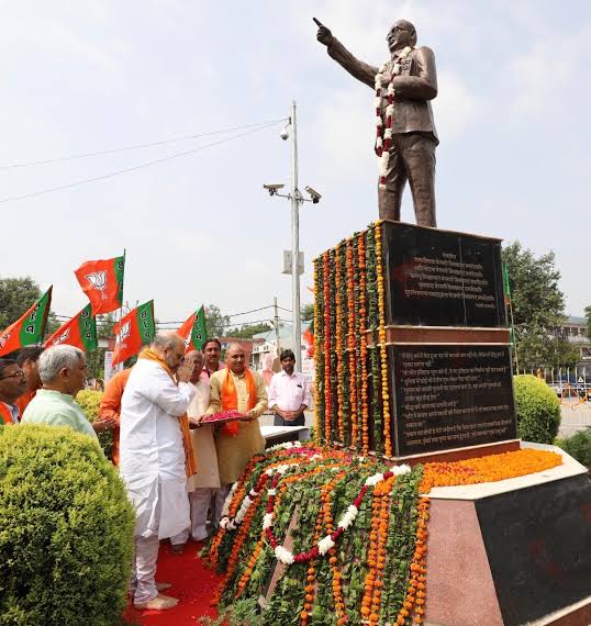 DeepakS67467395's tweet photo. नेहरूवादी सोच और भ्रम
नेहरूवादी कांग्रेसी आंबेडकर जी की छवि को धूमिल करने की पुरानी आदत नहीं छोड़ पा रहे हैं।#HMIsTrueAmbedkarite https://t.co/x2YB2IqV0a