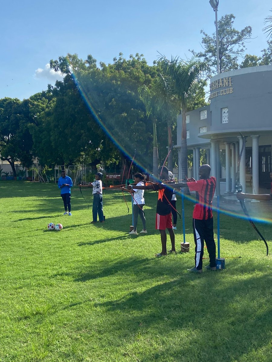 BurhaniSports's tweet photo. We now have a new sport at the club in Parthnerhip with @GlobalyouthKe

Talk to us as we introduce #Archery to our club members.

Come learn with us how to set &amp; achieve personal &amp; corporate Goals plus essential life skills.

#Sports4SDGs 
#Archery4TheGoals https://t.co/Qm2sBs2thY