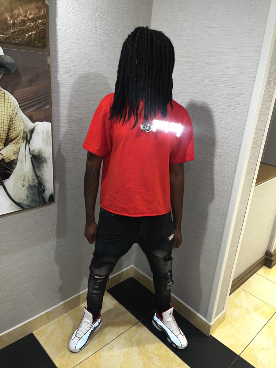 omertastaymute's tweet image. she tryna to hypnotize da kid #blingbling