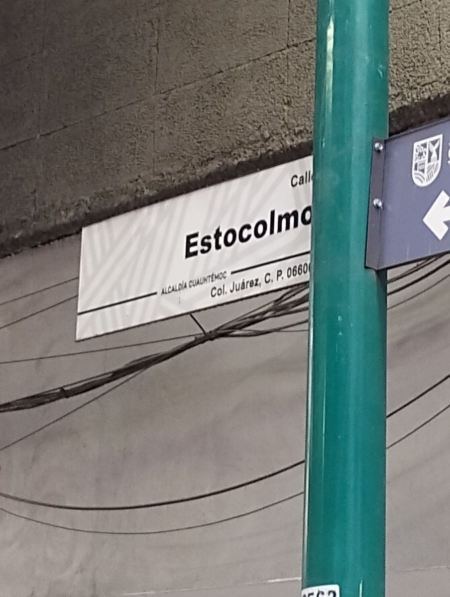 SSiga20's tweet photo. En la calle de Estocolmo y reforma en la zona rosa https://t.co/1o7hgqLmlL