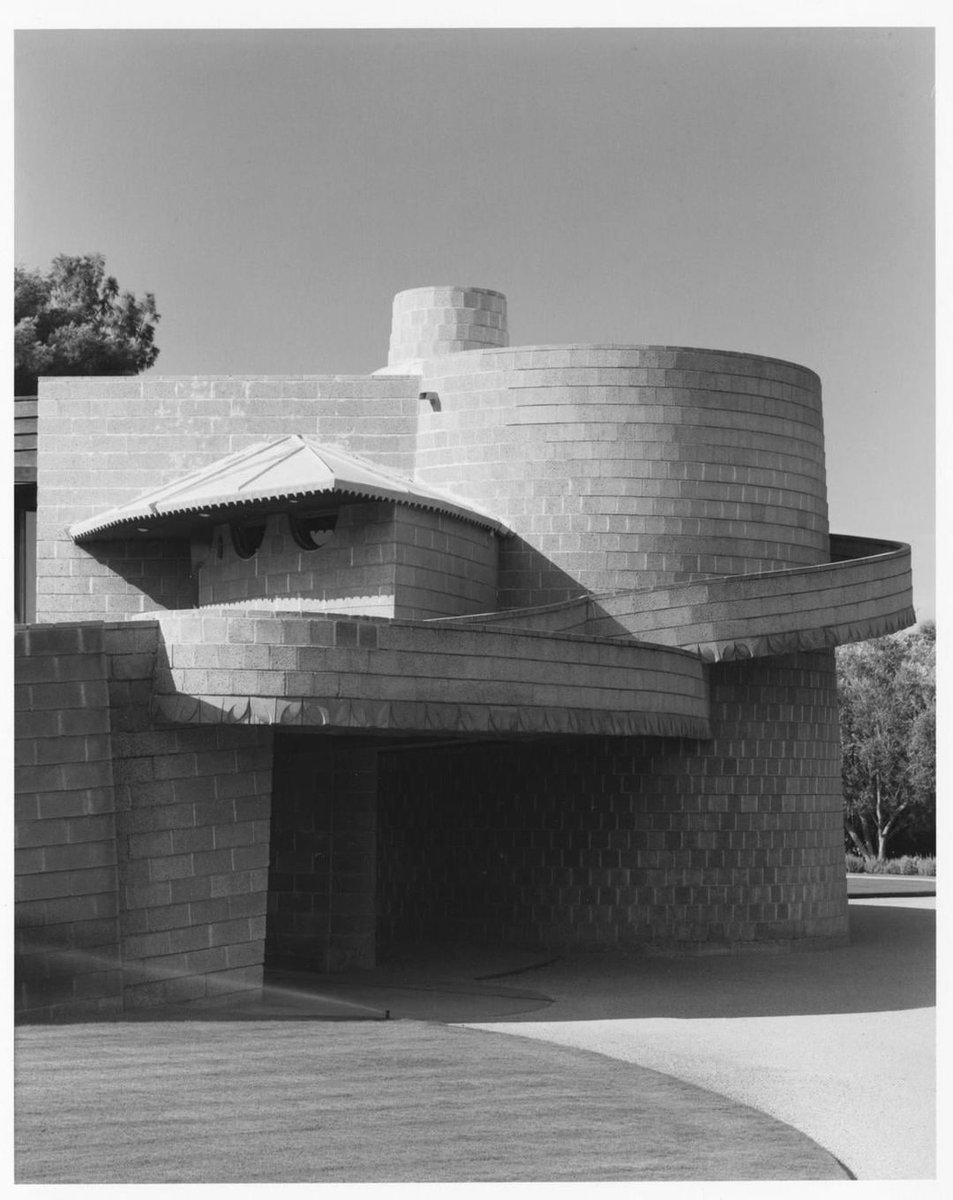 David and Gladys Wright House, Phoenix, AZ (Frank Lloyd Wright, 1950)
photo: William Clift, 2015
