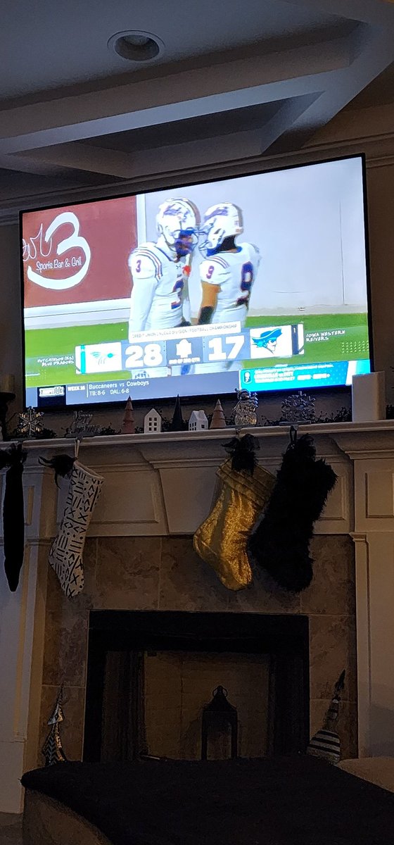 Congratulations Qb1 <a href="/CollierSamari/">Samari Collier</a>  we're proud of you!! NJCAA D1 Hutchinson Football National 🏆