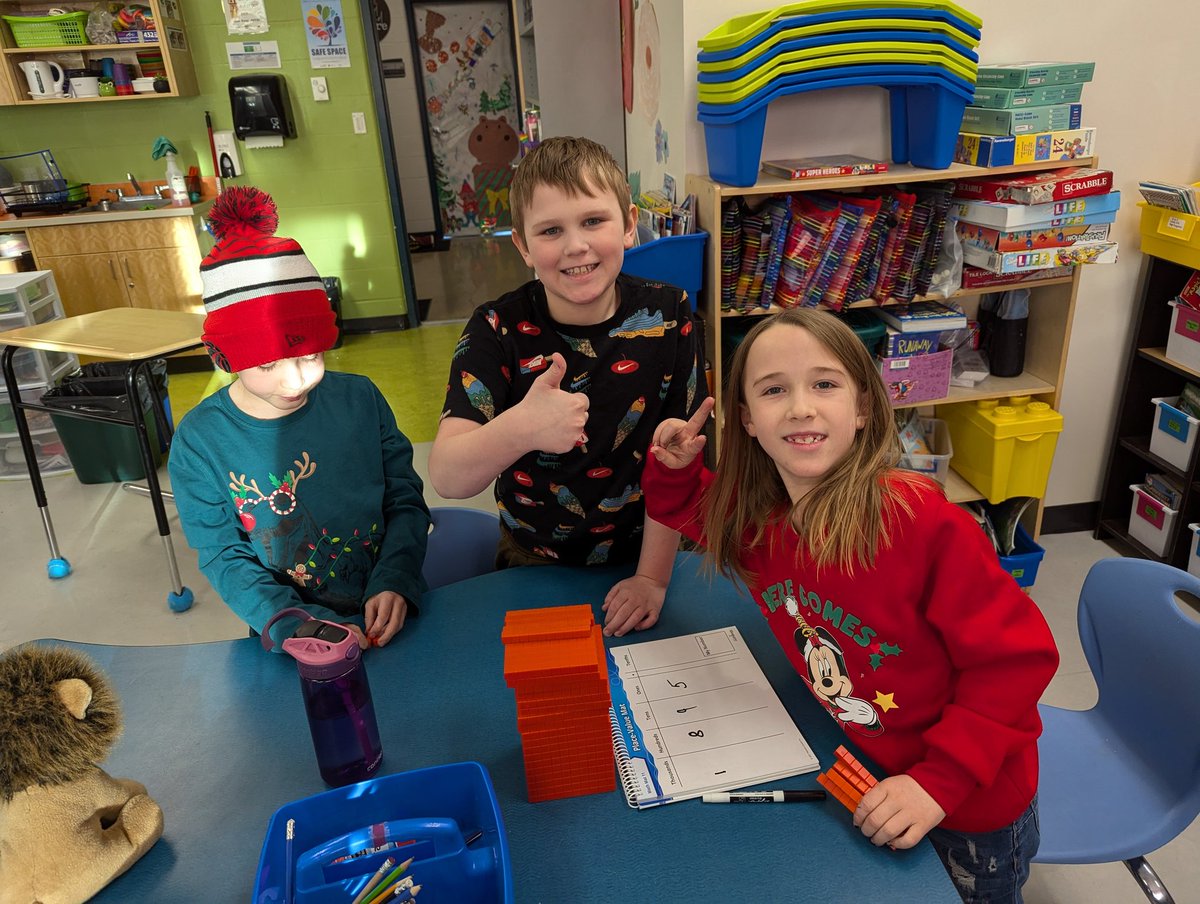 Having fun representing some larger numbers today! <a href="/ChristinaGFMPSD/">ChristinaGordon</a> <a href="/FMPSD/">Fort McMurray Public School Division</a> #iteachthird #mathisfun #grade3istheplacetobe