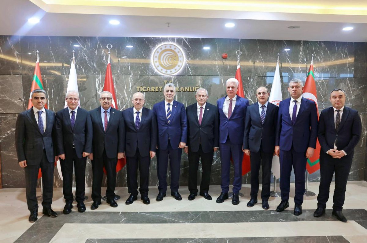 izmgmd's tweet photo. Gümrük Müşavirliği ve Yetkilendirilmiş Gümrük Müşavirliği Asgari Ücret Tarifeleri ile ilgili taleplerimizin görüşülmesine yönelik olarak, Ticaret Bakanımız Sayın Prof. Dr. Ömer BOLAT himayelerinde bir toplantı gerçekleştirilmiştir. https://t.co/NiKNQrEUIv