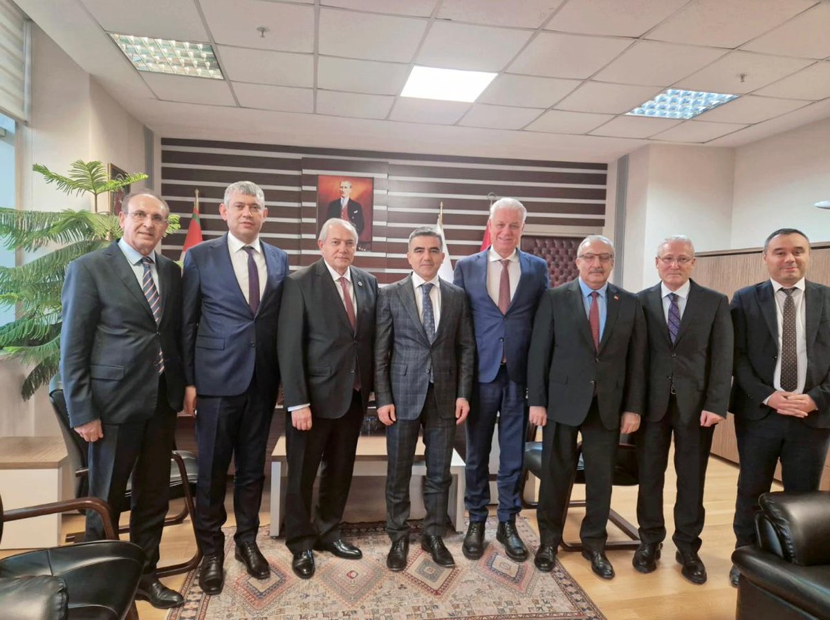 Gümrük Müşavirliği ve Yetkilendirilmiş Gümrük Müşavirliği Asgari Ücret Tarifeleri ile ilgili taleplerimizin görüşülmesine yönelik olarak, Ticaret Bakanımız Sayın Prof. Dr. Ömer BOLAT himayelerinde bir toplantı gerçekleştirilmiştir.