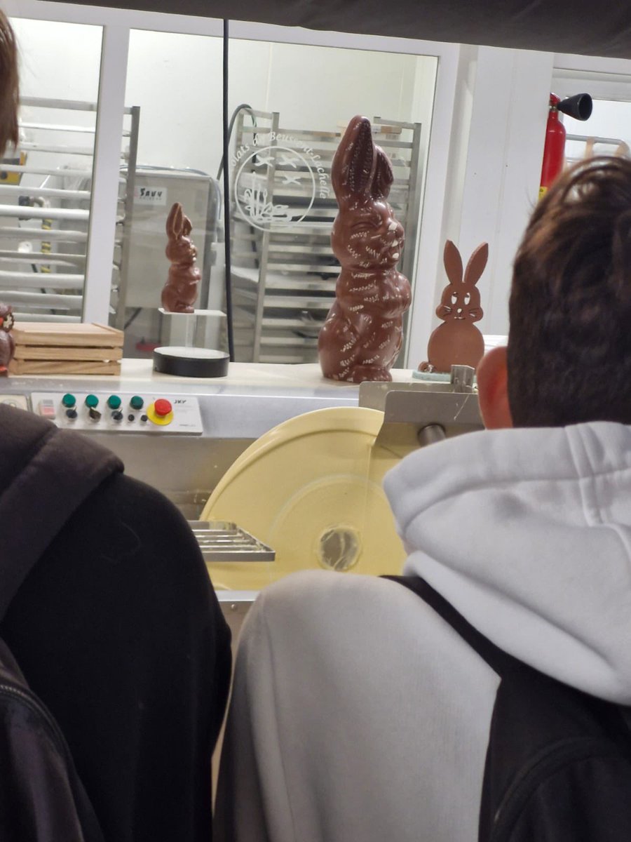 MFLNBHS1's tweet photo. Chocolaterie 🍫🇫🇷 https://t.co/saWFVpv8WH