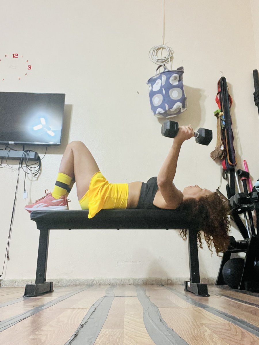 "To keep the body in good health is a duty... otherwise we shall not be able to keep our mind strong and clear".
#EnAmarillo #PositiveVibes #Gratiluz #Workout