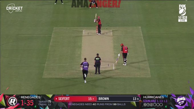 Back-to-back BOMBS from Tim Seifert 💣💥 📹 Credits: Twitter/BBL