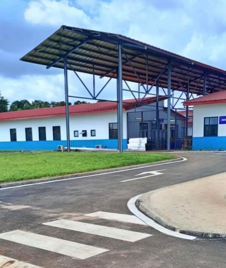 Monafrique8's tweet photo. 🚨Infrastructures Sanitaires 🇨🇮 
Les Hôpitaux qui seront inaugurés en 2025 .  
 CHR de #Bouaké  
CHR de #Katiola  
CHR de #Boundiali 
CHR de #Minignan  
CHR de #Bangolo  
HG de #Tiassalé  
HG de #Ouangolo  
HG de #Kouto  
HG de #Gbeleban  
HG de #Sinematiali. https://t.co/qd29RM8xP3