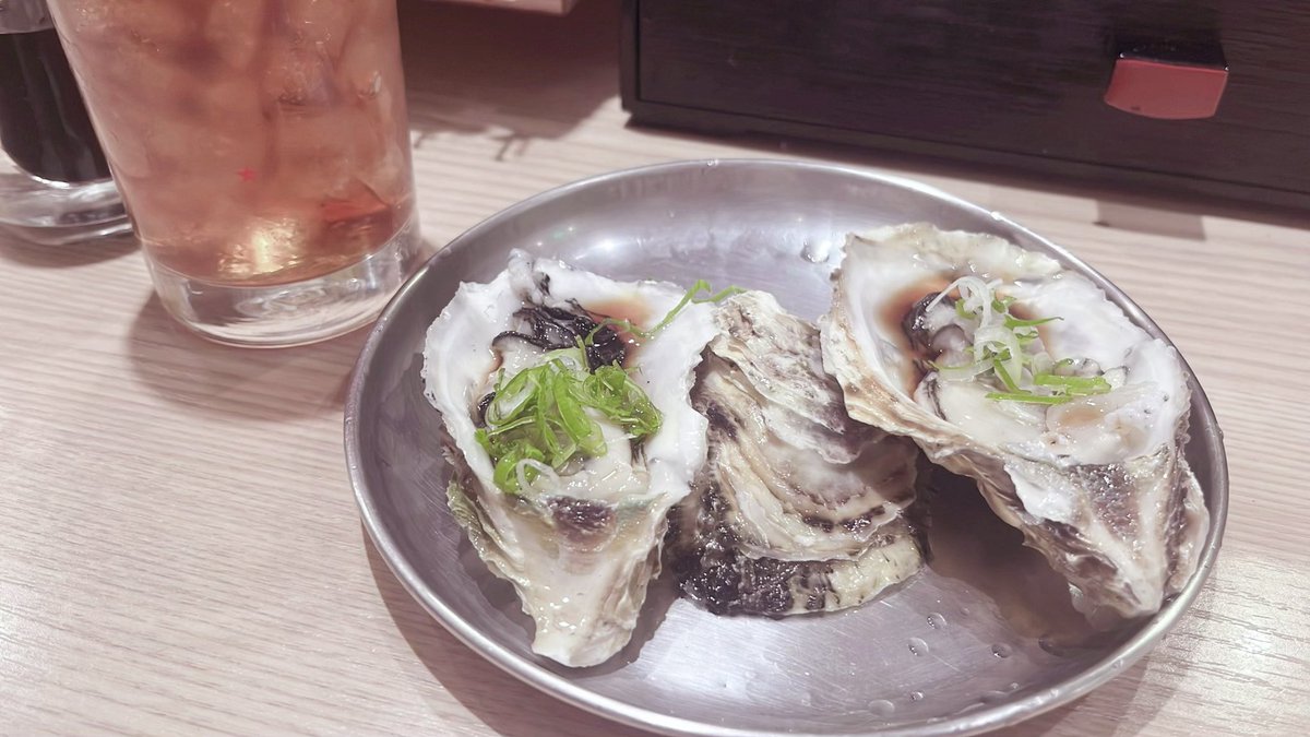 みなさんこんばんは(⊃ •  ̫ • ⊂)
最近とてもさむいですが今日は特にさむかったですね🌀みなさん体調気をつけてください♡
この前お友だちとたべた生ガキがおいしすぎて今日ひとりでたべてきました🦪♡♡

#レンタル彼女 #コイカノ関西