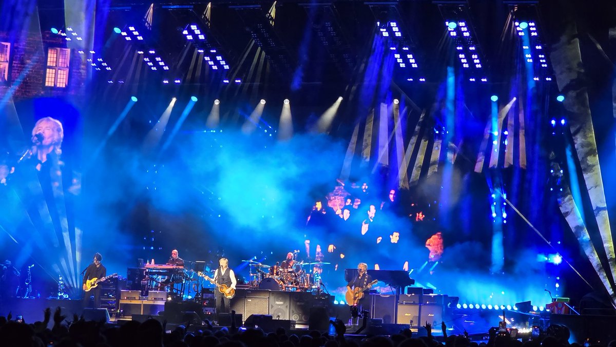 There Are Places I Remember (@hinge71) on Twitter photo What can I say about this man after being a fan for 42 years. We are lucky to have been alive at the same point in history. Thank you <a href="/PaulMcCartney/">Paul McCartney</a> for a wonderful night in Manchester. What can I say about this man after being a fan for 42 years. We are lucky to have been alive at the same point in history. Thank you <a href="/PaulMcCartney/">Paul McCartney</a> for a wonderful night in Manchester.