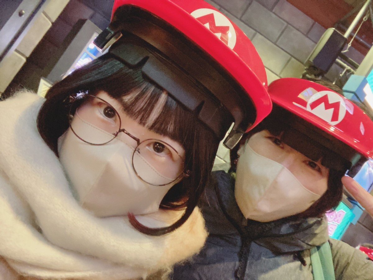 初ユニバ！
ただいま人生で5番目くらいにヤンチャな髪型ですが、着実に大人の階段を登っております
これからもどうぞよろしくお願いします

誕生日の相棒は安定の森口
いつもありがとう！！