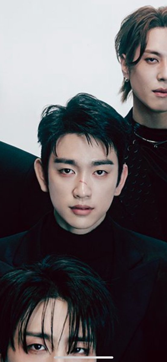 _ARABJINYOUNG's tweet photo. - من الاعلان التشويقي لعودة قوتسفن القادمة
“لماذا يوجد خدش على انف جينيونق 🤔”

@JINYOUNG #GOT7 #IGOT7 • https://t.co/fcJ3rW8rBQ