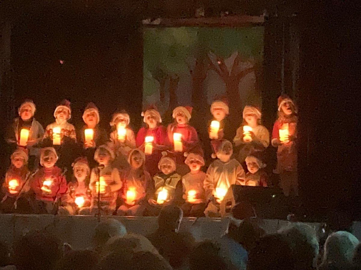 smnaofa's tweet image. Seó na Nollag! Árd oíche ✨