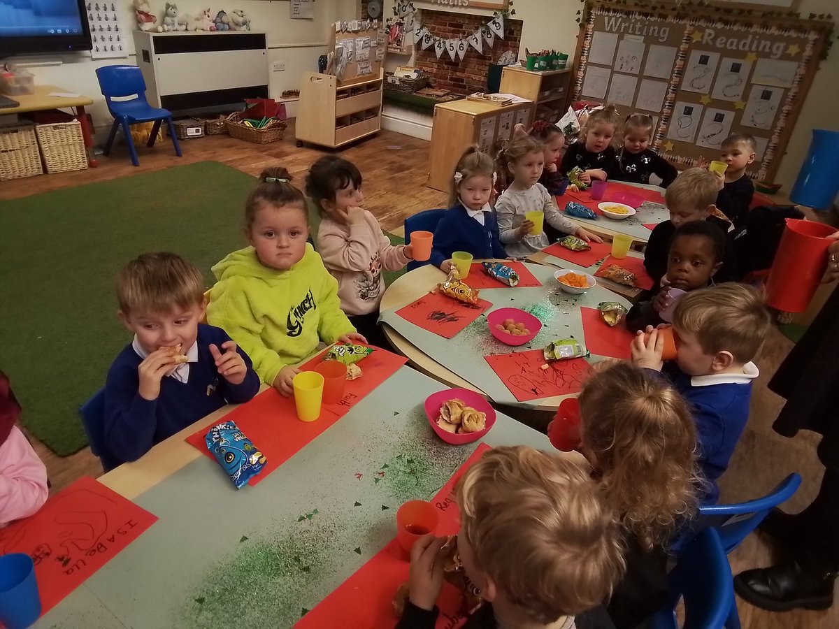 It's party food time <a href="/DeltaTheParks/">The Parks Academy</a> 💙