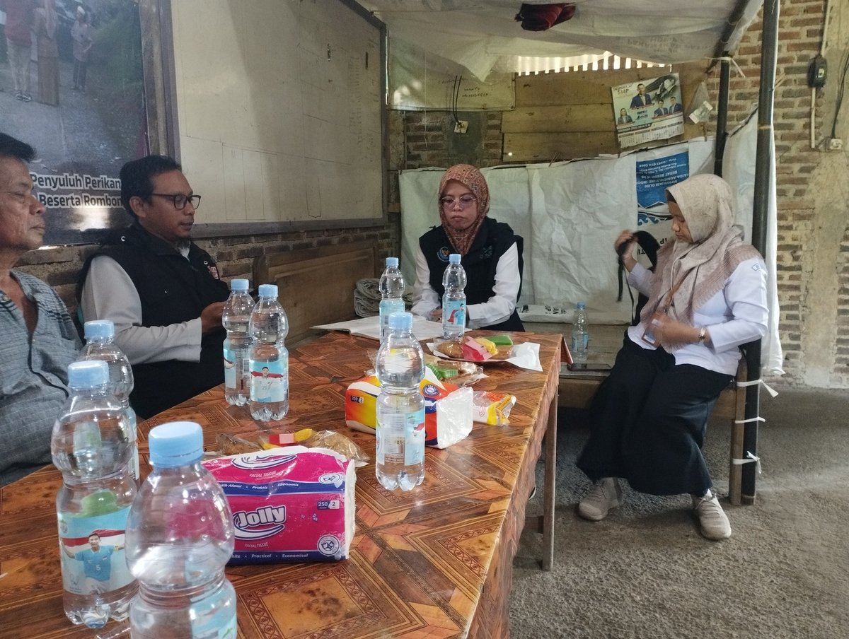 mohdialite's tweet photo. Kamis (19/12), Mohamad Wahudi Luhkan Kab. Banjarnegara, di Pokdakan Mina Bhakti Ds. Gumiwang, Kec. Purwanegara, Pembinaan kelompok pembudidaya ikan
#luhlapor #GiatLuhkanSatminkalBogor @PKBLU_bp3tegal @pusluh_bppsdm https://t.co/za06QFb6mc