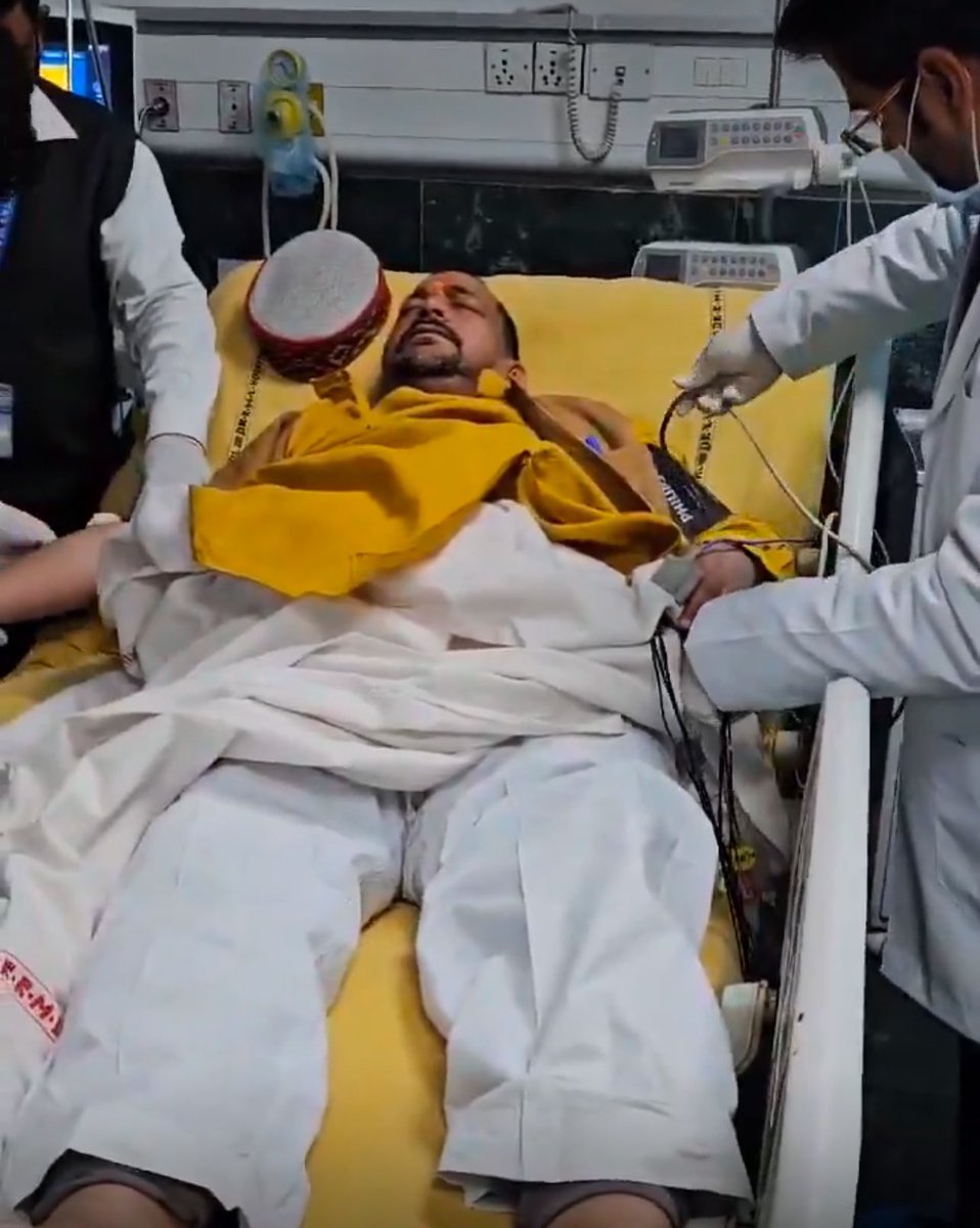 singh_kikki's tweet image. आज राहुल गांधी जी की अथक मेहनत के बदौलत 

प्रताप सारंगी हॉस्पिटल में और मुकेश राजपूत आईसीयू में एडमिट है
#GoondaRahulGandhi