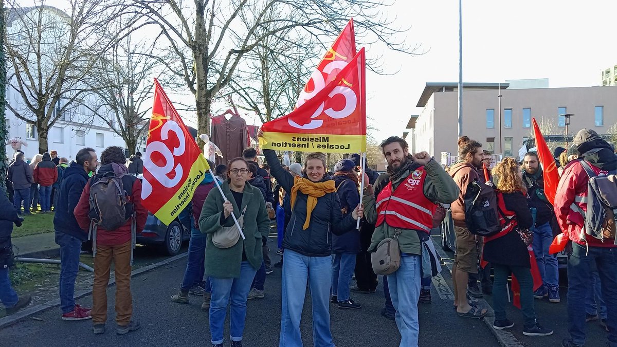 FnposCGT's tweet photo. Les camarades du Syndicat CGT ML Pays de la Loire dans l'action https://t.co/b42jVTUomf