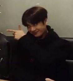 teamwangs's tweet photo. ANNOUNCING THE COMEBACK ON A THURSDAY AT 7PM is the most GOT7 thing ever https://t.co/mtIu1CIXIa