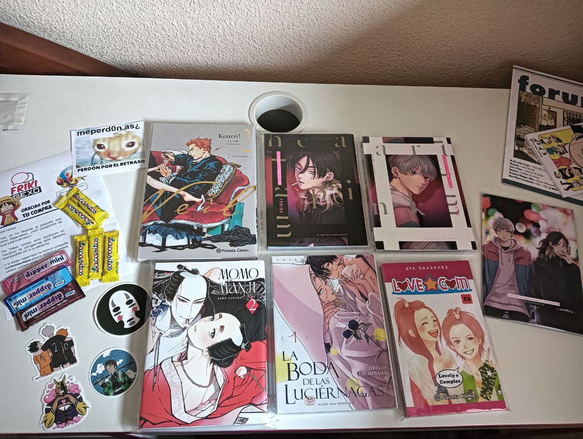 Mil gracias a <a href="/Frikinexo/">Frikinexo</a> por lo bien que estaba el pedido y la cantidad de cositas que me han mandado.

Tardaron más en el envío por esperar a que les llegara un manga en mejor estado y eso se agradece un montón, no lo hacen en muchos sitios 🫶