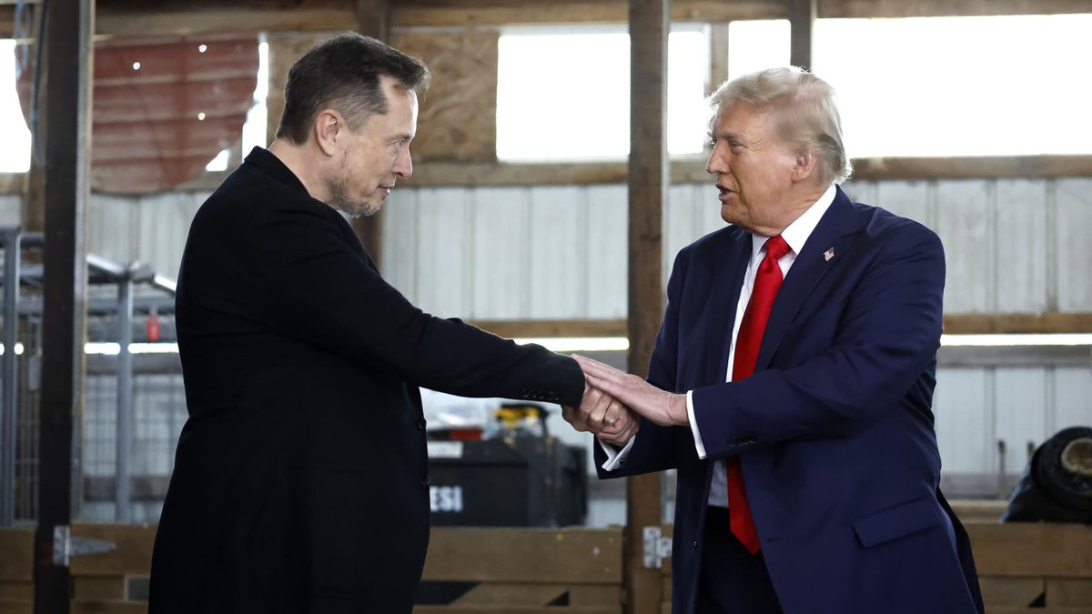 FinanceBroYT's tweet photo. ‼️BREAKING‼️
UNCONFIRMED REPORTS OF ELON MUSK, CEO OF https://t.co/o704L9aBDv AND RIPPLE CEO MEETING WITH TRUMP TO DISCUSS SETTING UP CRYPTO PAYMENT TERMINALS IN FEDERAL FACILITIES!! 

THIS IS MASSIVE FOR XRP!!!

Trump has been talking about the use of crypto as direct payment method for federal services! 

#XRP #Crypto

Side note: 1000 XRP GIVEAWAY COMING!! All you have to do is FOLLOW, RT, Comment your thoughts!