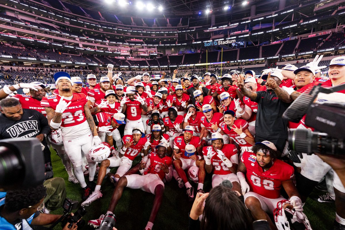 unlvfootball's tweet photo. All the feels https://t.co/VutiUvmm5H