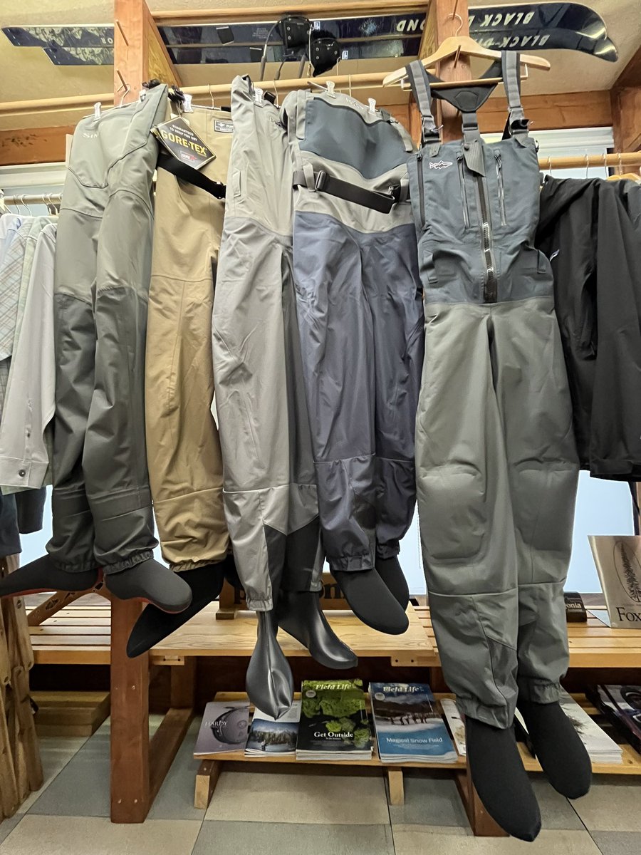 RockRiverMan's tweet photo. ウインターセールアイテムにフィッシングウェーダーが追加になりました。
セール対象品は店内在庫のみですが、US規格のダウンジャケットやフリース、ウェーダーのサイズが自分に合うか、試着もできます。 https://t.co/9SsqxwMXAo