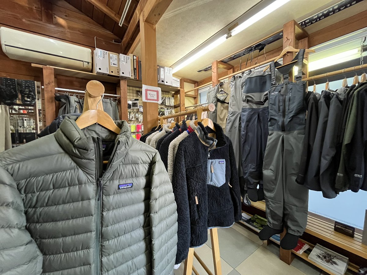 RockRiverMan's tweet photo. ウインターセールアイテムにフィッシングウェーダーが追加になりました。
セール対象品は店内在庫のみですが、US規格のダウンジャケットやフリース、ウェーダーのサイズが自分に合うか、試着もできます。 https://t.co/9SsqxwMXAo