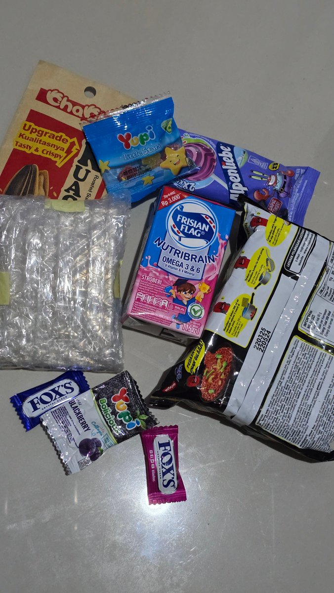 Makasii <a href="/hwangjienjun/">Jienjun ｡⁠◕⁠‿⁠◕⁠｡</a> repot2 sampe dikasih freebies dipacking begini😫🙏🏻