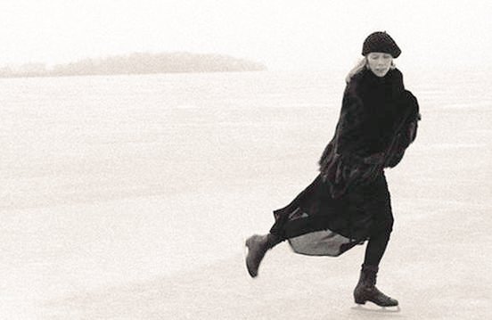 Joni Mitchell, singer-songwriter, musician, painter, poet, genius...
 and skater #WomensArt 
(Photo by J. Bernstein)