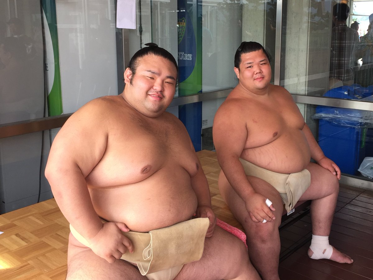＜阿武咲引退＞
同級生でライバルの貴景勝への思い。
昔から何度も対戦してきて、今回の引退についても連絡をしたとのこと。
その際「俺ら頑張ったよな」と声をかけてもらったと振り返り、思わず会見で涙が溢れました。
