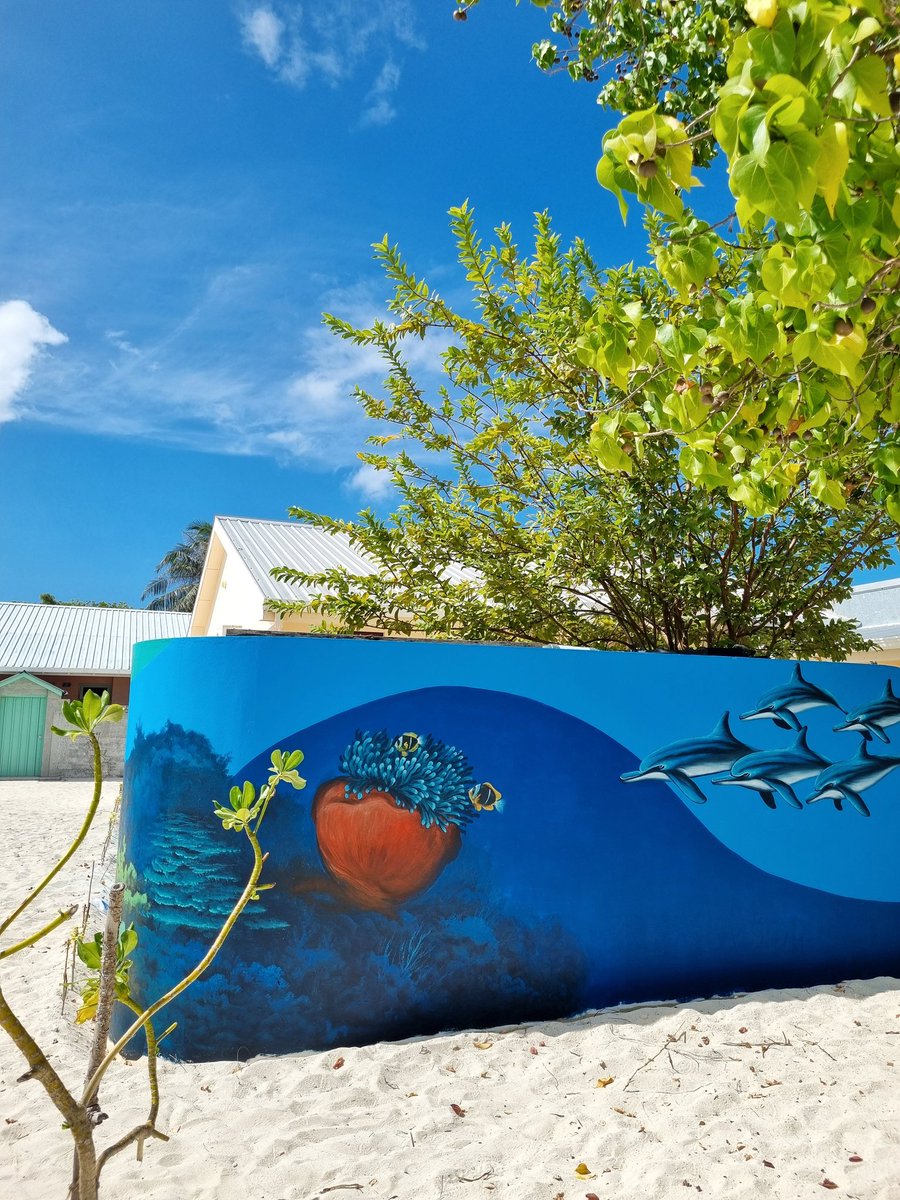 Wall Mural in Dh.Rinbudhoo Island. 
We thank Jewellers Island NGO and Travel360 for their invaluable support.

#maldivianartists #maldivianartist #creativeIsles #Maldives #islandlife