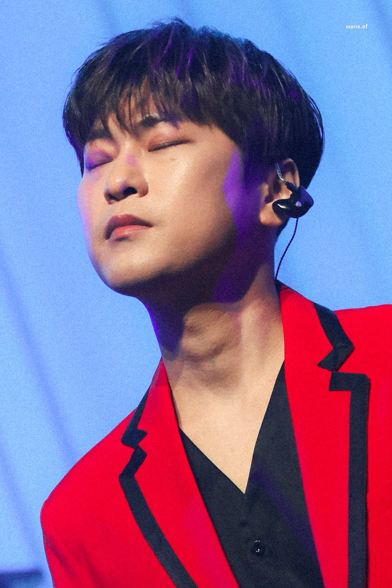 241218 라포엠 크리스마스 콘서트

제가 드라큘라였다면 당장 물었을 거예요 이걸 어떻게 참아

#라포엠 #박기훈