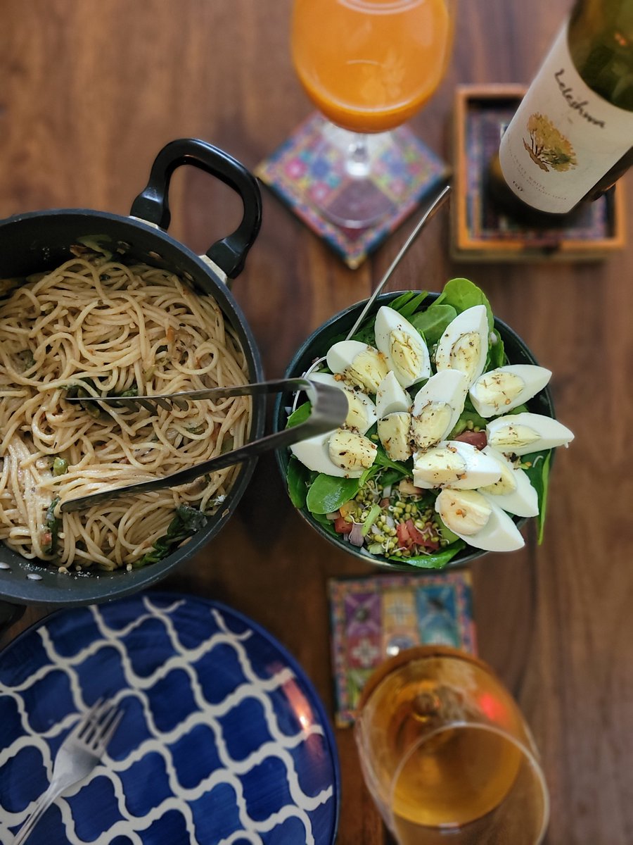 jogakhichudi's tweet photo. Last night's dinner turned out sooo good... I can't believe I started cooking off a little pissed off after a late work day, but turned out a totally worth effort 🤌🤤🥰

Tomato-basil cheesy spaghetti with my sweet tangy dressing over a sprout egg salad. #jogacooks https://t.co/oCsA4aLNgL
