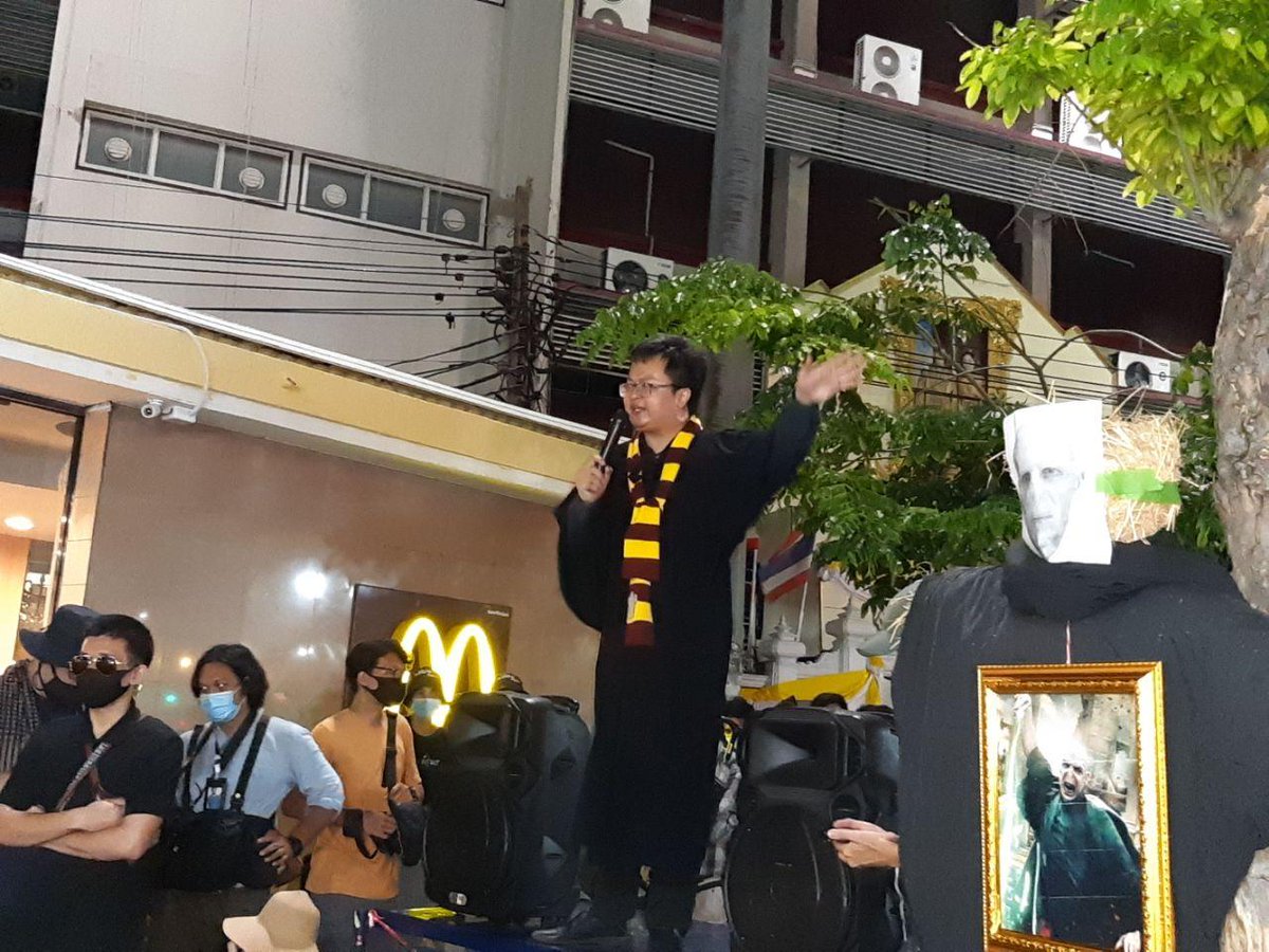 BREAKING

Human rights lawyer Anon Nampa has been sentenced to 2 years and 8 months in prison on charges of #RoyalDefamation and #sedition over a speech he gave at a protest on 3 August 2020 demanding #MonarchyReform

He was found guilty of royal defamation and sedition after the