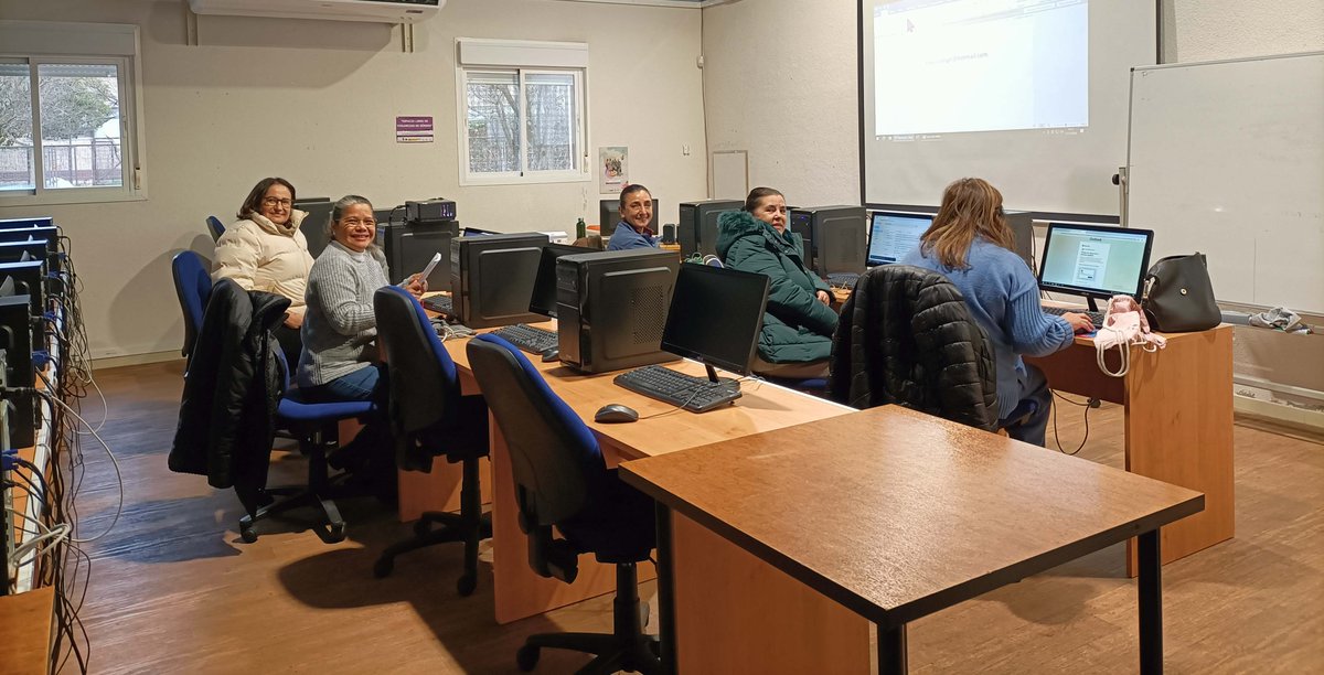 IncisoES's tweet image. Reduciendo la #brechadigital y logrando una importante autonomía a la hora de manejar las #nuevastecnologías 

#mayoresde55 #CastillaLaMancha #formacióngratuita #einclusión #FSEPlus @gobjccm @BienestarCLM