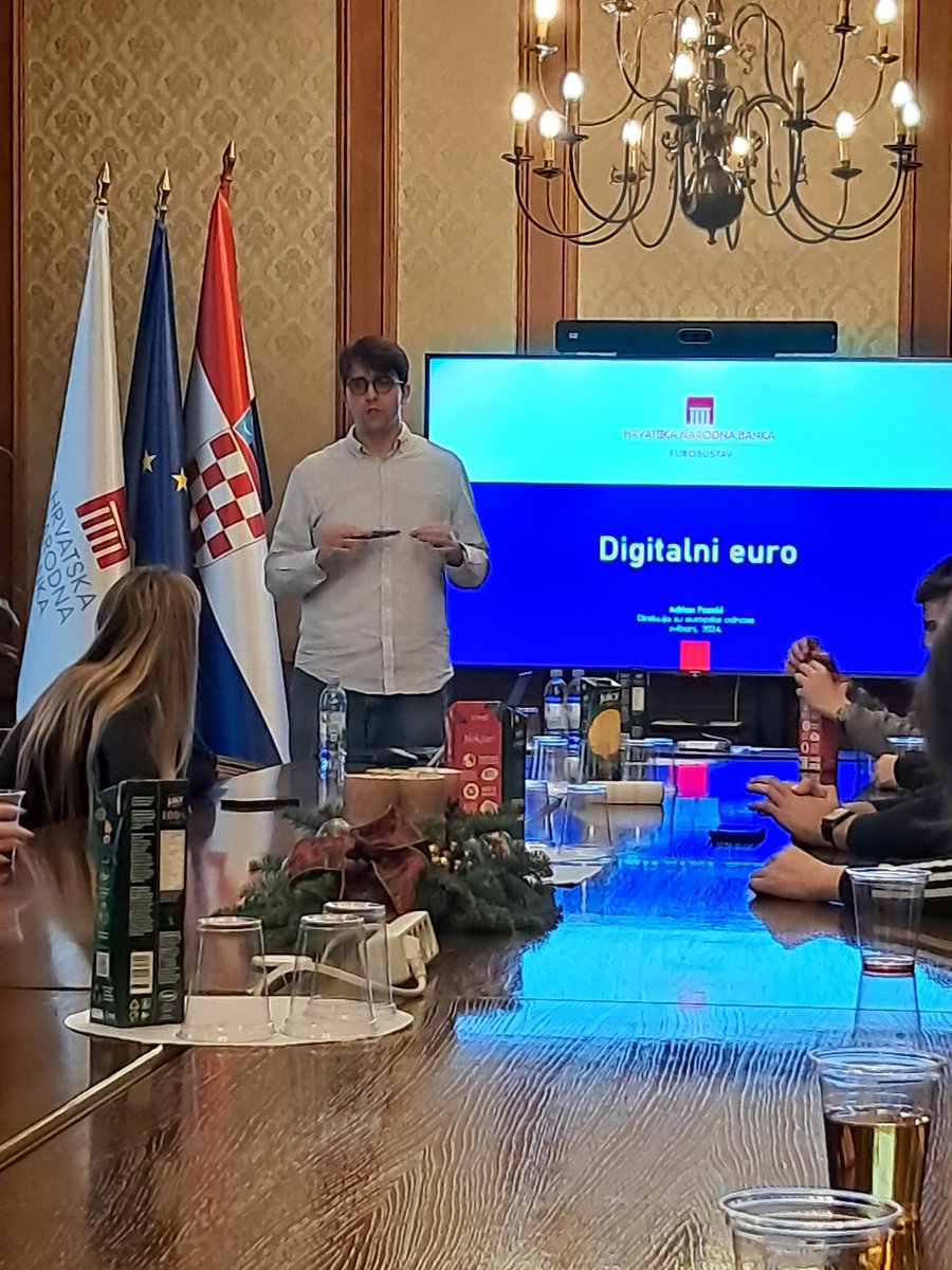 Stručno edukativni posjet Hrvatskoj narodnoj banci #HNB #Zagreb #fakultativna nastava #AI #UmjetnaInteligencija - od koncepta do primjene u sklopu <a href="/CARNET_AI/">CARNET.AI</a> projekta #BrAIn #kriptoimovina #kriptovaluta #digitalni€