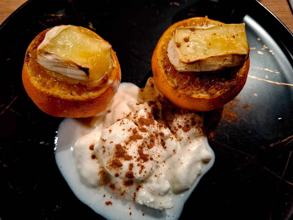 Šodien gatavosim SVĒTKU VISTAS cepeti, soli pa solim, lai būtu max sulīgs!

Vēl gatavosim ŠMORĒTUS KĀPOSTUS, parādīšu, kā pagatavot PAŠAM MAJONĒZI 2 MINŪTĒS un cepsim MANDARĪNUS cepeškrāsnī!

Ļoti priecāšos par LIKE un SHARE, tas man ĻOTI palīdz!   :)

Ķeramies klāt!

🧵👇