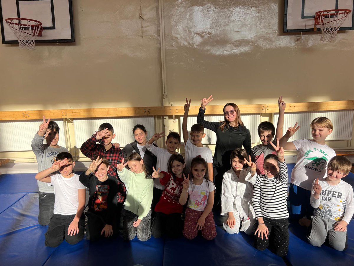 PeopleBronx's tweet photo. Judo, despre prietenie, camaraderie, fair-play, susținere reciprocă și o copilărie magică

***Proiect realizat cu sprijinul Municipiului Bacău și al Consiliului Local al Municipiului Bacău

#BronxSportClubSportulUnesteOameni https://t.co/EO86k7JO6H