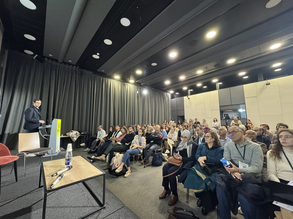 Elsa Mhanna (@elsamhanna) on Twitter photo Salle comble aux Rencontres de <a href="/NeurologiesFr/">NEUROLOGIES.fr</a> pour notre session jeunes neurologues <a href="/AyLanore/">Aymeric Lanore</a> qui a abordé les tremblements: du diagnostic au traitement interventionnel en passant par le traitement médicamenteux! Merci à <a href="/CDesjardinsMD/">Clément Desjardins</a> <a href="/MickaelAubignat/">Mickael Aubignat</a> et Sina Potel! @SOFMA_fr Salle comble aux Rencontres de <a href="/NeurologiesFr/">NEUROLOGIES.fr</a> pour notre session jeunes neurologues <a href="/AyLanore/">Aymeric Lanore</a> qui a abordé les tremblements: du diagnostic au traitement interventionnel en passant par le traitement médicamenteux! Merci à <a href="/CDesjardinsMD/">Clément Desjardins</a> <a href="/MickaelAubignat/">Mickael Aubignat</a> et Sina Potel! @SOFMA_fr