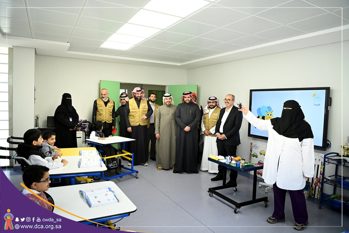 CWDA_SA's tweet photo. 📄|
وقعت الجمعية اتفاقية دعم ورعاية مع شركة الجزيرة للصناعات الدوائية (حكمة) @hikmapharma لدعم تشغيل فصلٍ تعليمي بمركز الجمعية بالرياض، جاء ذلك بعد جولة لوفد الشركة في المركز ترأسه ممثلها في الاتفاقية المدير العام د. مأمون العرايضه. https://t.co/cOSG4YL2ci