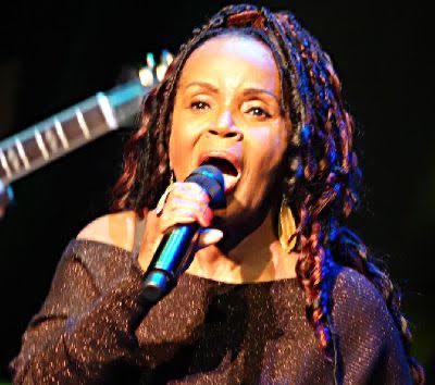 #Newbury’s got a whole lotta soul this weekend - fabulous icon PP Arnold is returning supported by local funksters #BigBossMan - what a party that’s going to be at #arlingtonarts tinyurl.com/58ajexvs 😎