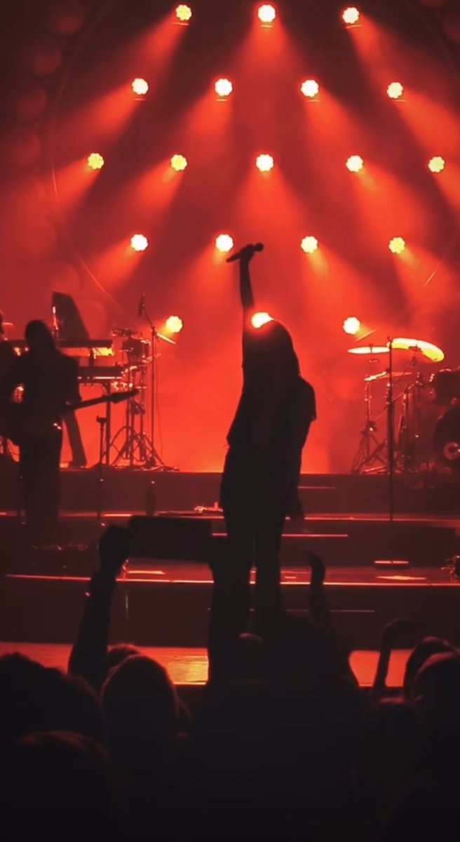 ꧁ Peggy ꧂ 🌱🎗️☀️🌊🐙🐝🦁330.6 ppm (@pegb_) on Twitter photo Clara, la reine, la seule et l’unique 🫀 #claraluciani Clara, la reine, la seule et l’unique 🫀 #claraluciani