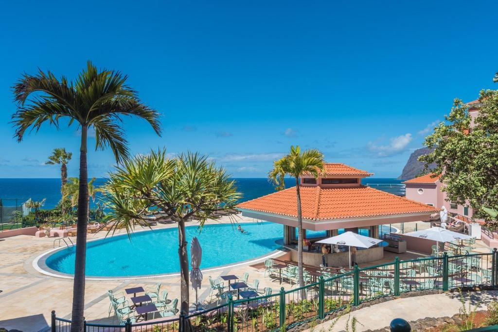 travelscoop_uk's tweet photo. Stunning all-inclusive #Madeira including flights π https://t.co/zqRmy0TcjQ
π΄ #5star clifftop location with huge pool, #swimupbar, 4 restaurants & nearby beach β±π
#travelscoop #traveldeals #hoteldeals #luxurytravel #summer2025 #summerholidays #allinclusiveholidays #funchal https://t.co/J8d8Xh6gWr