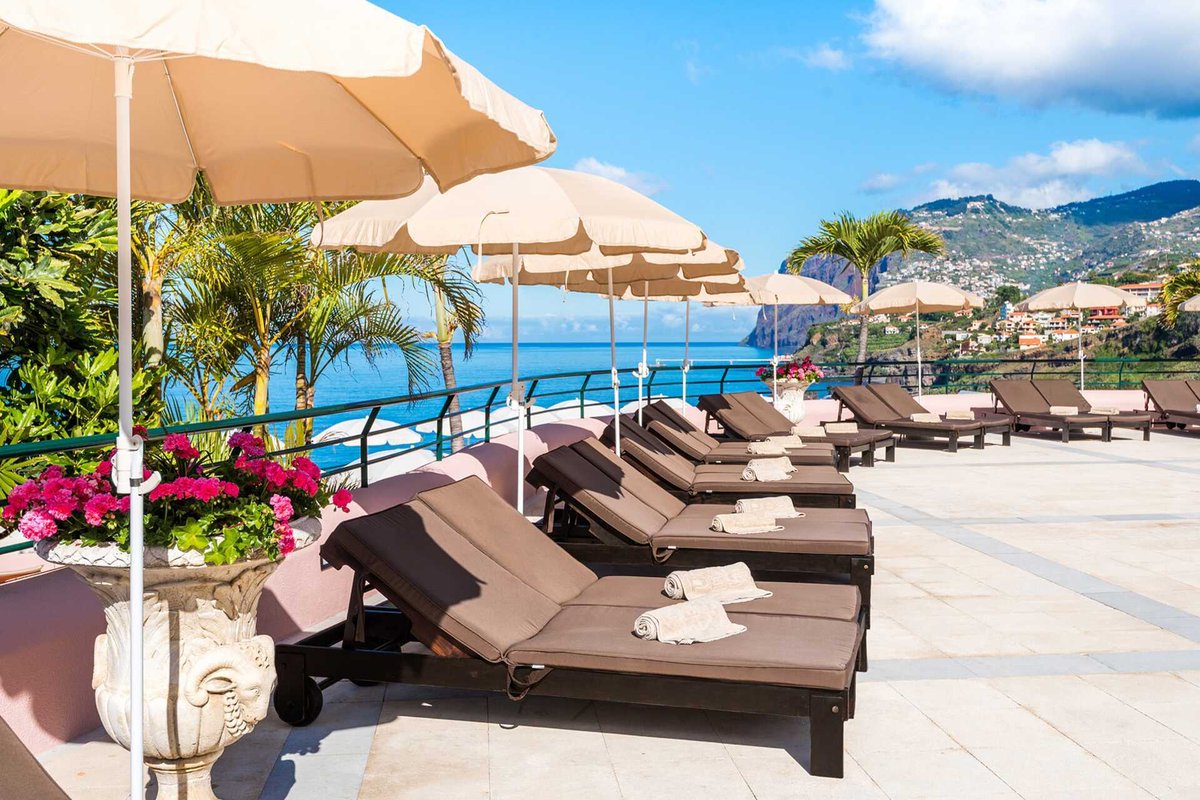 travelscoop_uk's tweet photo. Stunning all-inclusive #Madeira including flights π https://t.co/zqRmy0TcjQ
π΄ #5star clifftop location with huge pool, #swimupbar, 4 restaurants & nearby beach β±π
#travelscoop #traveldeals #hoteldeals #luxurytravel #summer2025 #summerholidays #allinclusiveholidays #funchal https://t.co/J8d8Xh6gWr