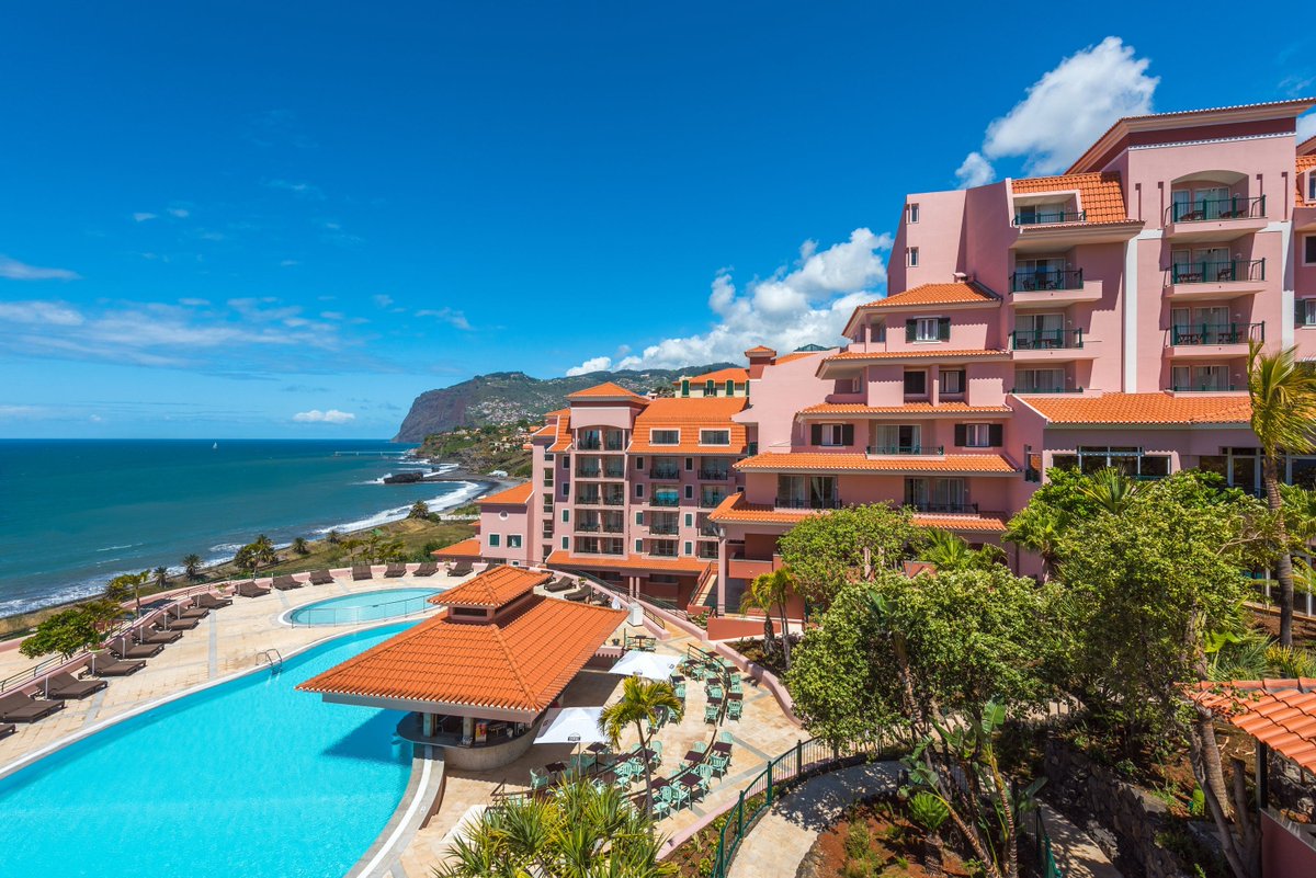 travelscoop_uk's tweet photo. Stunning all-inclusive #Madeira including flights π https://t.co/zqRmy0TcjQ
π΄ #5star clifftop location with huge pool, #swimupbar, 4 restaurants & nearby beach β±π
#travelscoop #traveldeals #hoteldeals #luxurytravel #summer2025 #summerholidays #allinclusiveholidays #funchal https://t.co/J8d8Xh6gWr