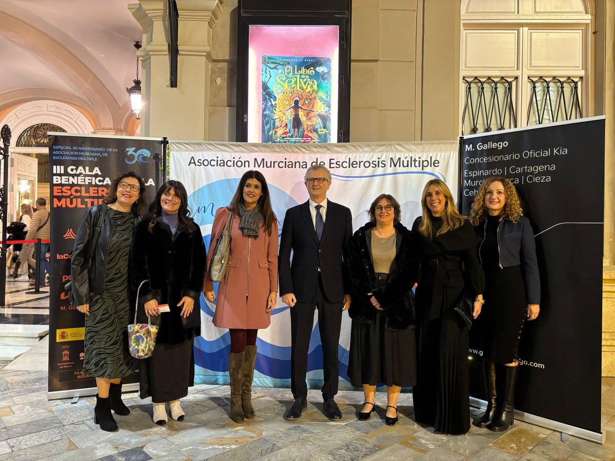 AytoMurcia's tweet photo. 🤲🏻 El Teatro Romea acogió anoche la III Gala Benéfica por la Esclerosis Múltiple, organizada por @AMDEM_Murcia https://t.co/eRegBHBiXE