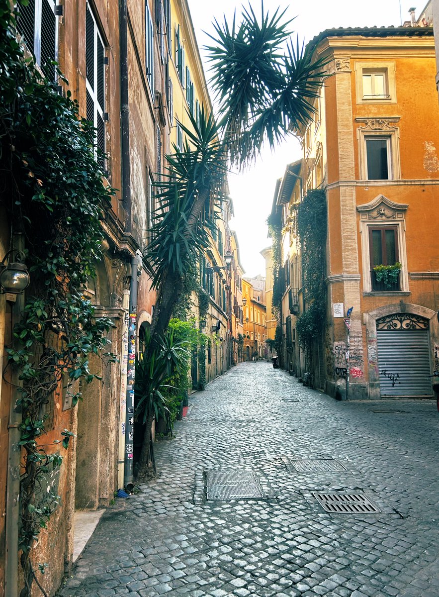 Early-morning walk around #Trastevere…